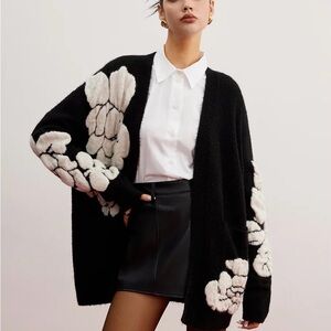 Commense Wool-Blend Knit-Floral Cardigan